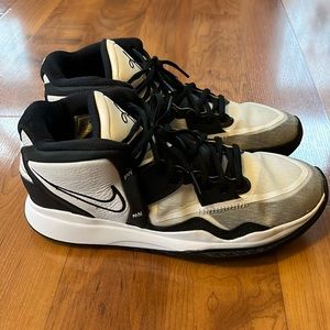 Nike Kyrie Irving Infinity Panda Black Basketball Shoes Sneakers